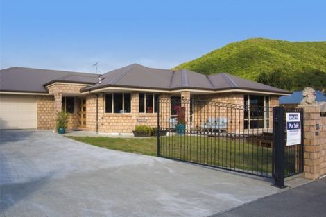 Photo of property in 33a Beach Road, Waikawa, Picton, 7220