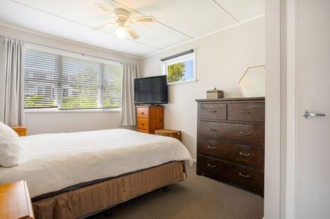Photo of property in 14 Thomas Avenue, Te Atatu Peninsula, Auckland, 0610