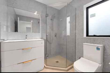 Photo of property in 2/97 Great South Road, Manurewa, Auckland, 2102