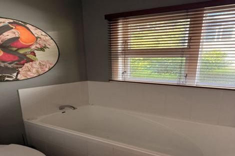 Photo of property in 30 Spencer Street, Crofton Downs, Wellington, 6035