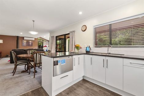 Photo of property in 74c Grand Vue Road, Kawaha Point, Rotorua, 3010