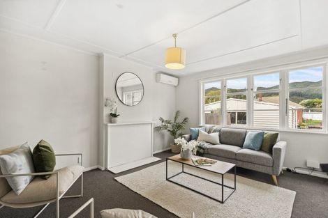 Photo of property in 53 Hewer Crescent, Naenae, Lower Hutt, 5011