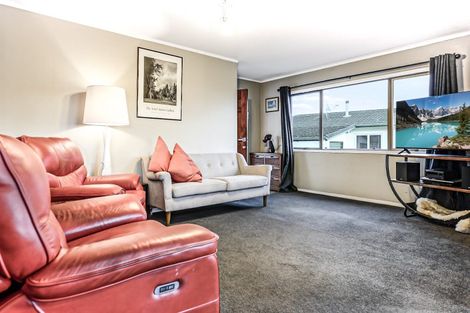 Photo of property in 3 Jasmine Avenue, Dinsdale, Hamilton, 3204