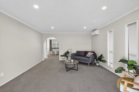 Photo of property in 2/5a Tahurangi Place, Spotswood, New Plymouth, 4310