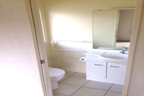 Photo of property in 98 Riverton Drive, Randwick Park, Auckland, 2105