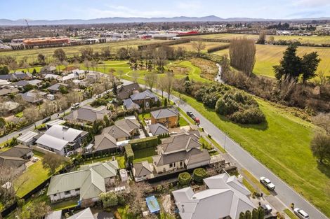 Photo of property in 68 Willowview Drive, Redwood, Christchurch, 8051