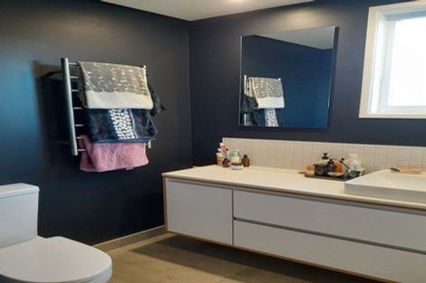 Photo of property in 4 Dunstall Place, Mangere Bridge, Auckland, 2022