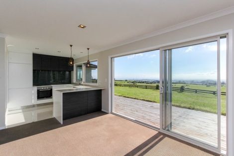 Photo of property in 5 Maunga Heights, Hurworth, New Plymouth, 4371