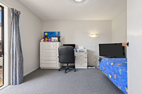 Photo of property in 33j Peverel Street, Riccarton, Christchurch, 8011