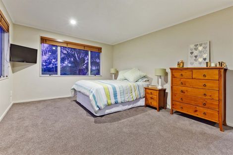 Photo of property in 162 Kittiwake Drive, Schnapper Rock, Auckland, 0632