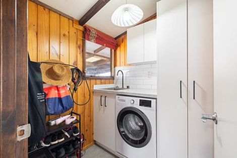 Photo of property in 6 Colonial Place, Kelvin Grove, Palmerston North, 4414