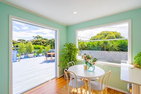 Photo of property in 12b Tiromoana Road, Raumati South, Paraparaumu, 5032