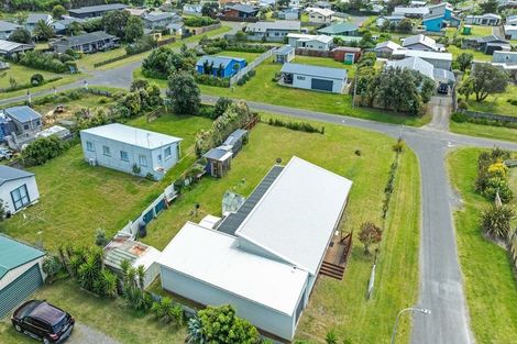Photo of property in 45 Te Kiri Street, Himatangi Beach, Foxton, 4891