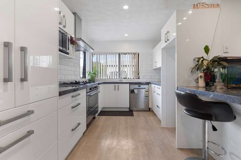 Photo of property in 15 Elmslie Place, Owhata, Rotorua, 3010