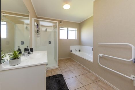 Photo of property in 37 Madison Avenue, Milson, Palmerston North, 4414