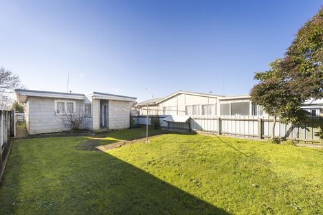 Photo of property in 28 Brightwater Terrace, Terrace End, Palmerston North, 4410