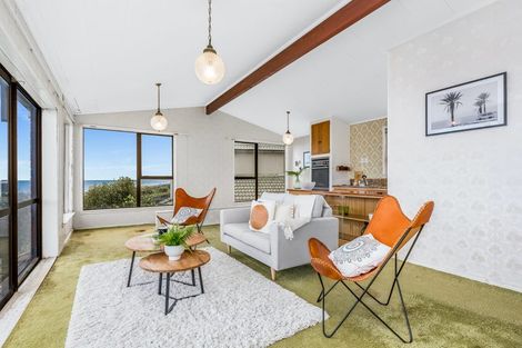 Photo of property in 71 Field Way, Waikanae Beach, Waikanae, 5036