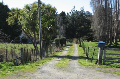 Photo of property in 8a Ongo Road, Hunterville, 4730