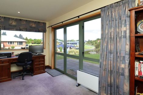 Photo of property in 12 Grove Avenue, Weston, Oamaru, 9401