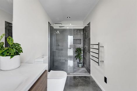 Photo of property in 15 Frederick Place, Whalers Gate, New Plymouth, 4310