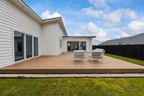 Photo of property in 10 Weatherdeck Close, Whitby, Porirua, 5024