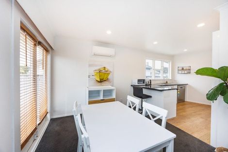 Photo of property in 6 Esk Street, Roslyn, Palmerston North, 4414
