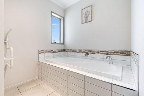 Photo of property in 21 Wiltshire Drive, Huntington, Hamilton, 3210