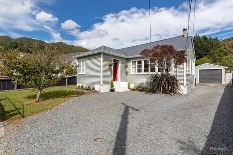 Photo of property in 19 Newcombe Street, Naenae, Lower Hutt, 5011