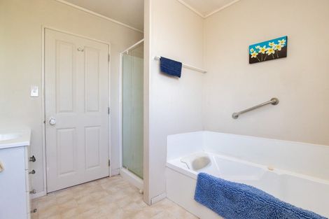 Photo of property in 53 River Road, Ngatea, 3503