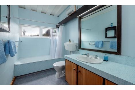 Photo of property in 76 Cannon Hill Crescent, Mount Pleasant, Christchurch, 8081