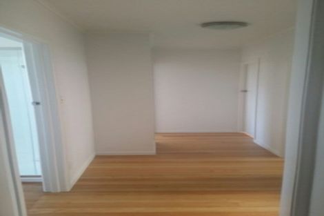 Photo of property in 176 Beach Haven Road, Beach Haven, Auckland, 0626
