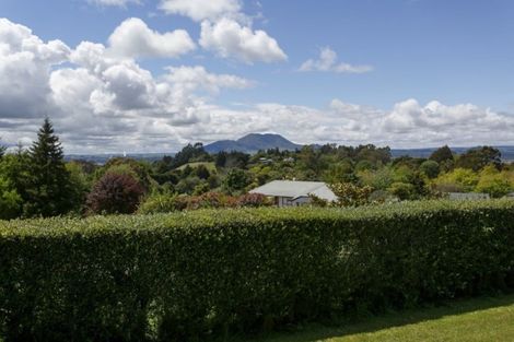 Photo of property in 11 Glen Mohr, Acacia Bay, Taupo, 3385