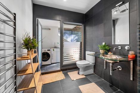 Photo of property in 14 Opou Road, Titirangi, Auckland, 0604