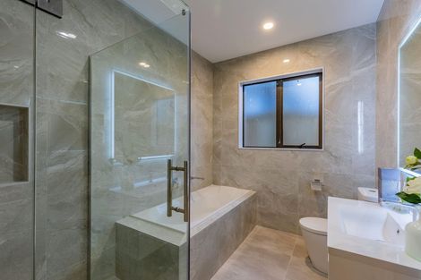 Photo of property in 43 Vinistra Road, Kumeu, 0810