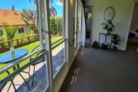 Photo of property in 46 Exmouth Road, Northcote, Auckland, 0627