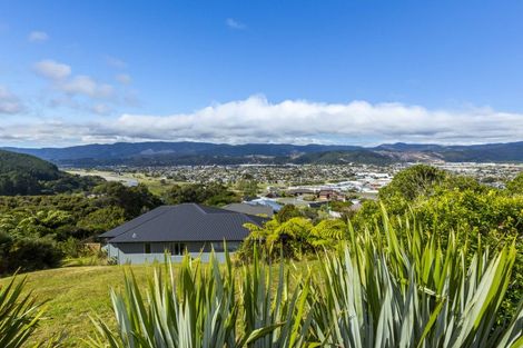 Photo of property in 23 Percy Kinsman Crescent, Riverstone Terraces, Upper Hutt, 5018