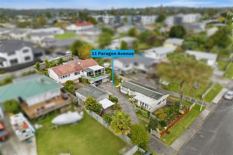 Photo of property in 11 Paragon Avenue, Beach Haven, Auckland, 0626