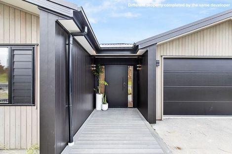 Photo of property in 27 Kotuitui Drive, Wainui, 0992