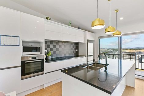 Photo of property in 50 Ascension Crescent, Orewa, 0931