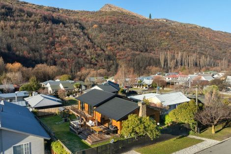 Photo of property in 67 Devon Street, Arrowtown, 9302