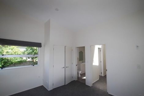 Photo of property in 8/138 Queens Drive, Lyall Bay, Wellington, 6022