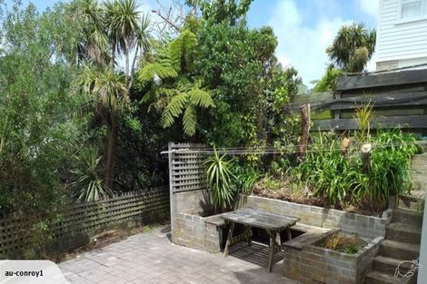 Photo of property in 26-26a Chartwell Drive, Crofton Downs, Wellington, 6035