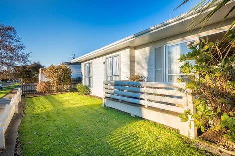 Photo of property in 6 Meadowbrook Drive, Cloverlea, Palmerston North, 4412