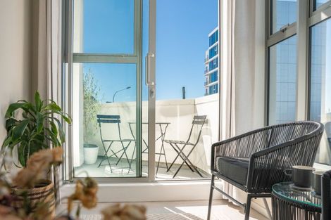 Photo of property in 31 Karo Drive, Te Aro, Wellington, 6011