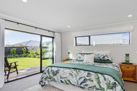 Photo of property in 8 Litsea Way, Papamoa Beach, Papamoa, 3118