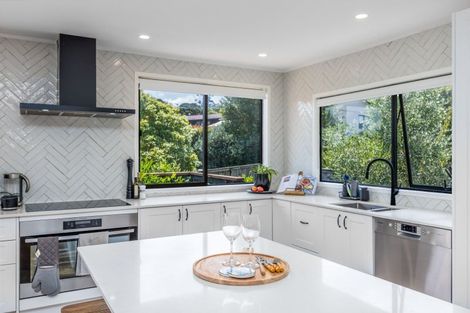 Photo of property in 60 Gatman Street, Birkdale, Auckland, 0626