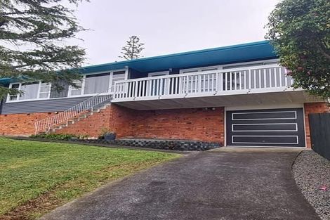 Photo of property in 5 Hartley Terrace, Massey, Auckland, 0614