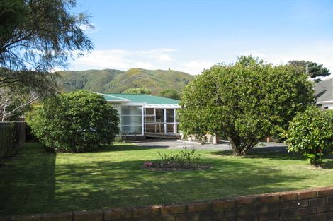 Photo of property in 48 Westminster Road, Wainuiomata, Lower Hutt, 5014