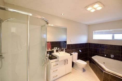 Photo of property in 16 Lucca Crescent, Flat Bush, Auckland, 2019