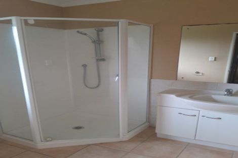 Photo of property in 6 Shankill Place, East Tamaki, Auckland, 2013